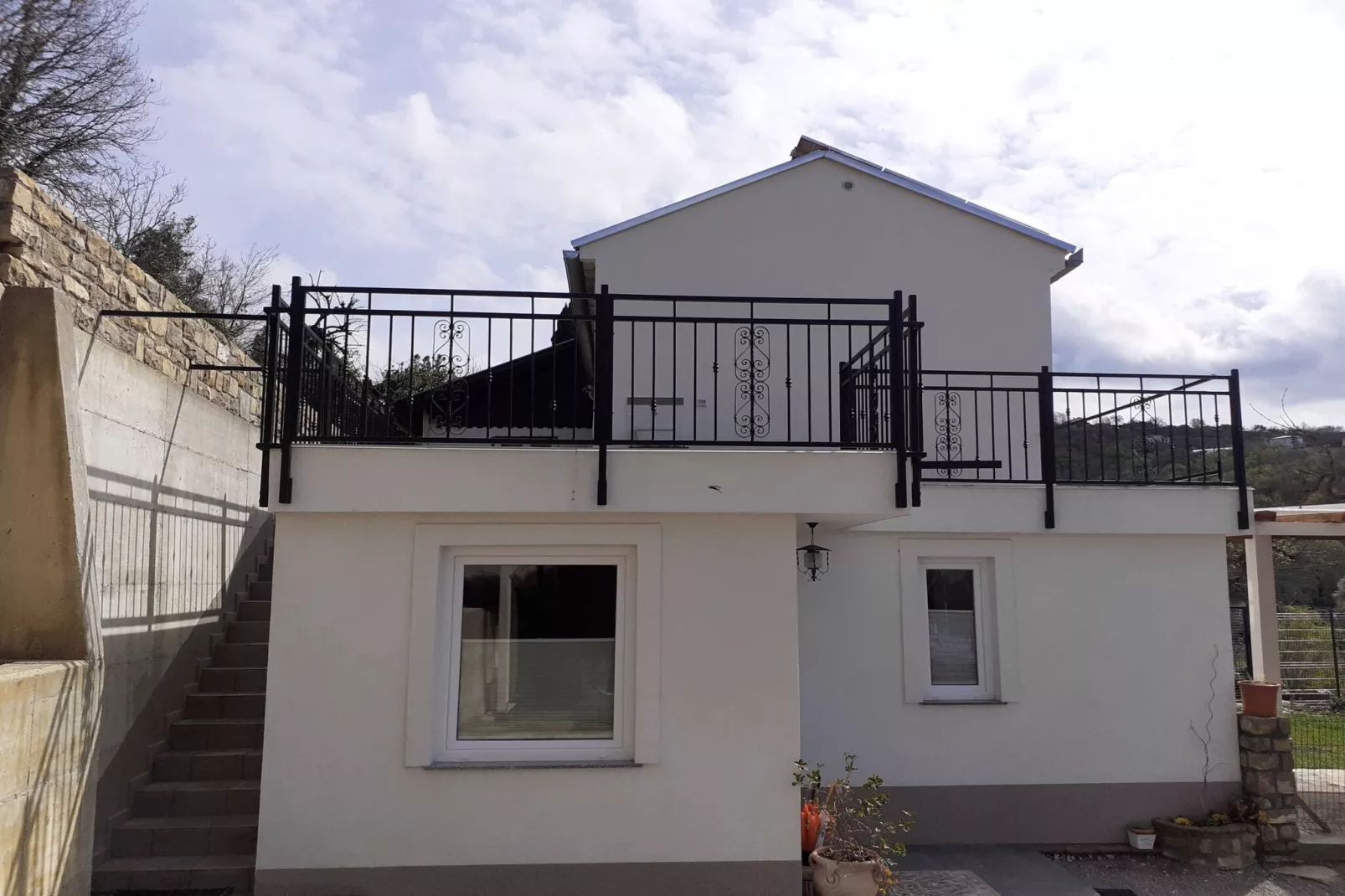 Secluded Authentic Apartment with Terrace - Studio Apartment with Terrace-Buitenlucht