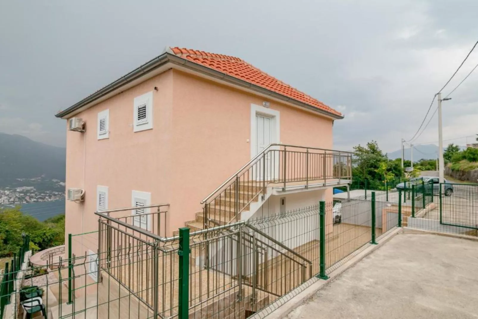 Tranquil Retreat with Private Pool in Lustica Bay - One Bedroom Apartment with Balcony and Sea View 1-Buitenlucht