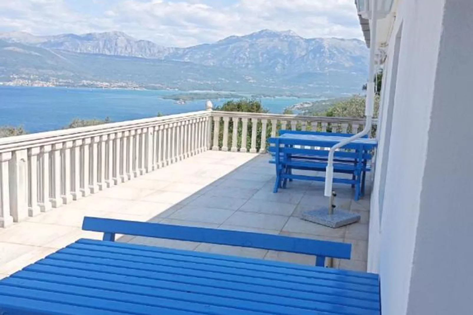 Tivat Relax with Stunning Sea & Mountain Views - Standard Studio Apartment 1-Terrasbalkon