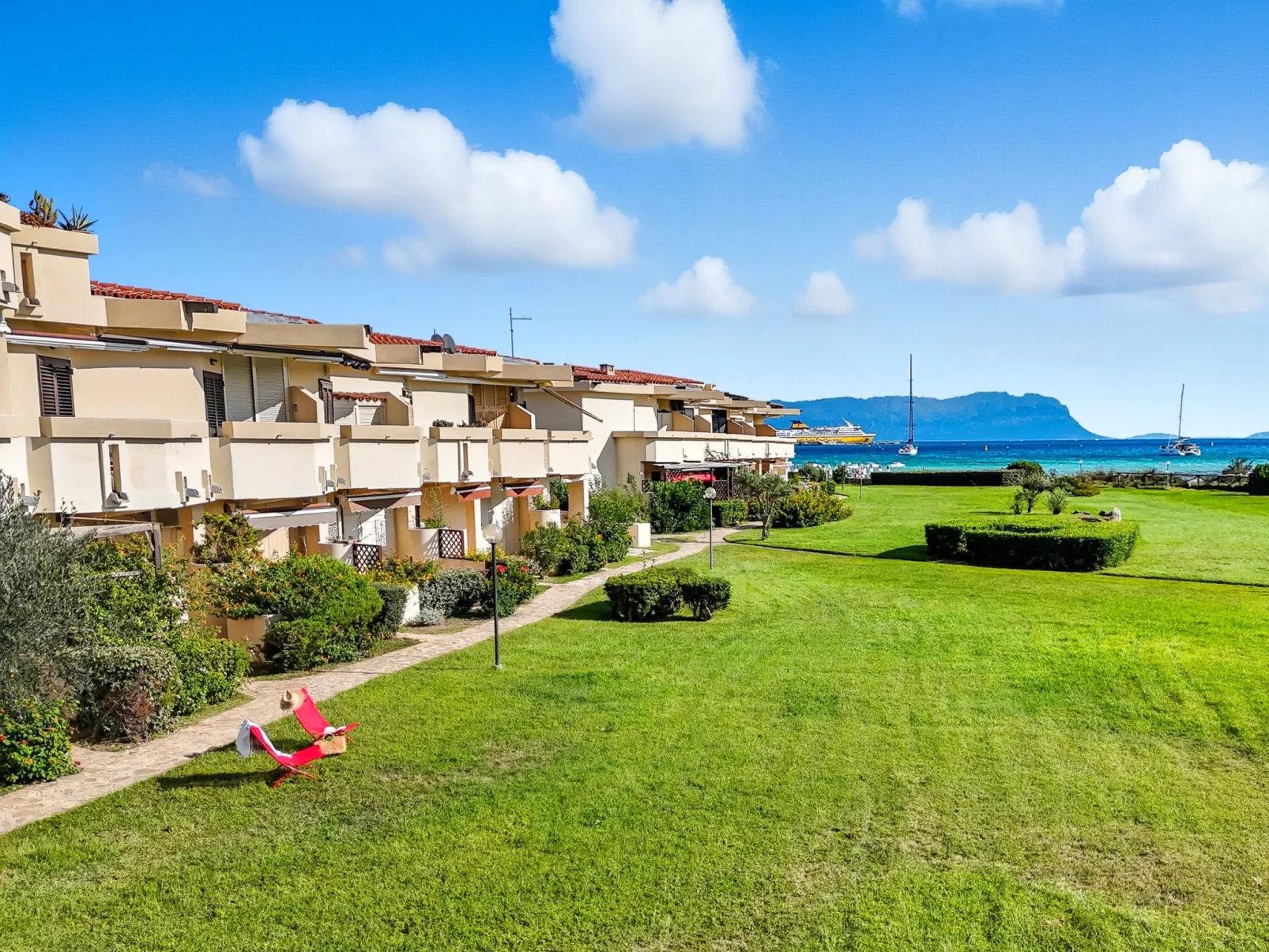 Iris 5, Terza Spiaggia-Buiten