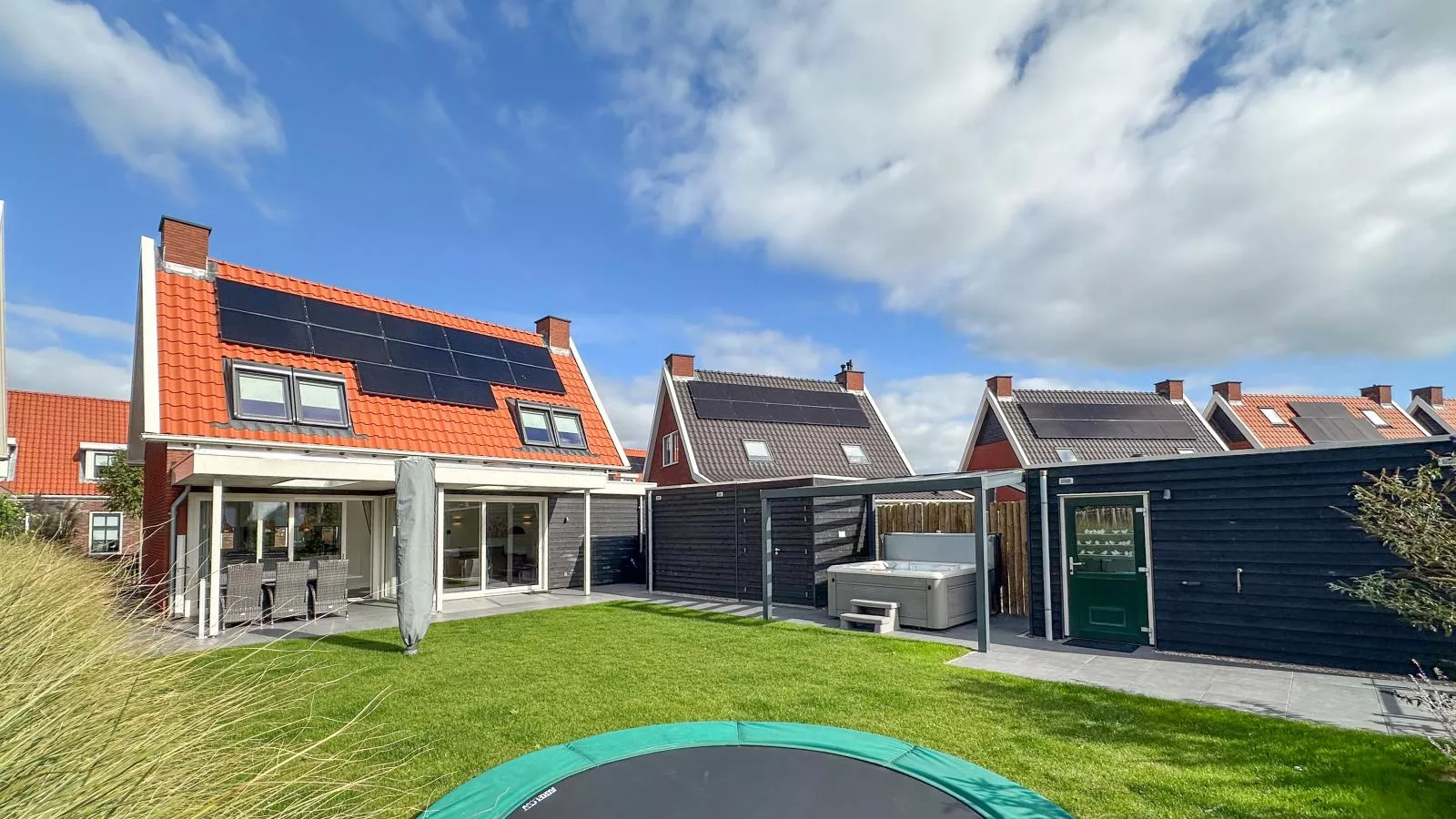 Coast and Calm 63-Buitenkant zomer