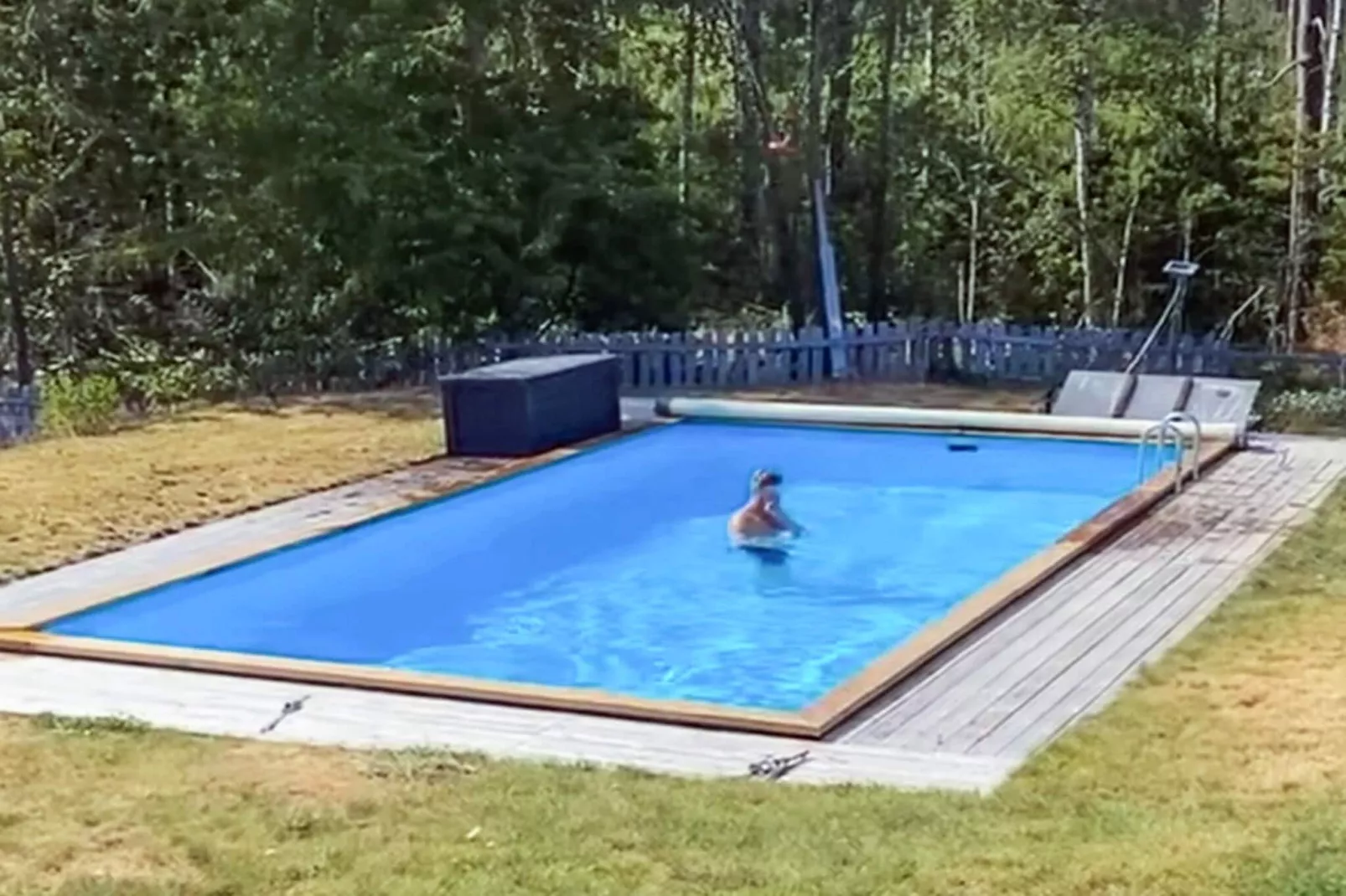 Villa in de archipel met zwembad en terras-Zwembad