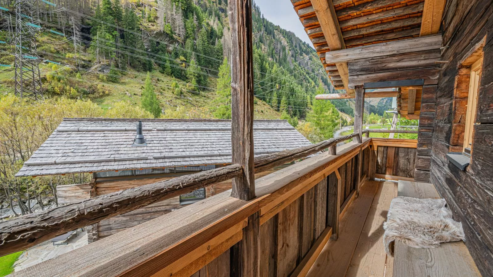 Raneburg 4 Almhaus-Terrasbalkon