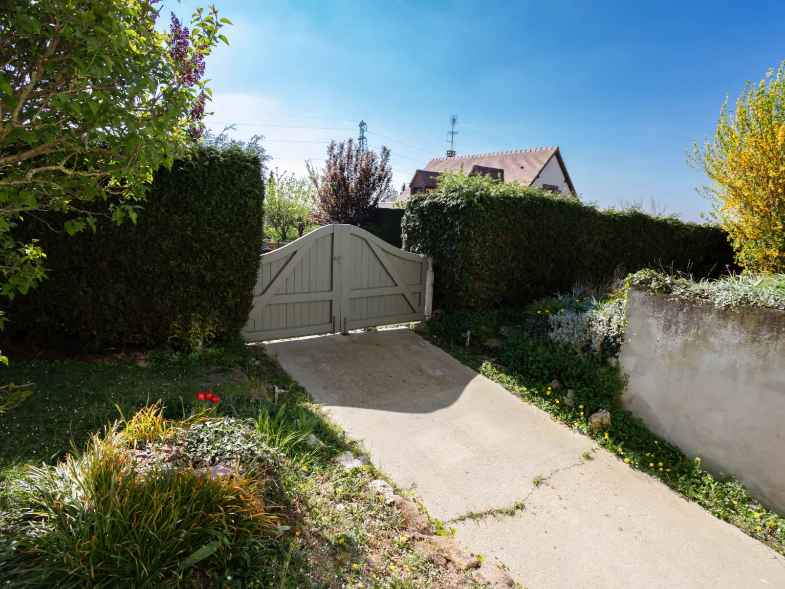 Les Jonquilles-Buiten