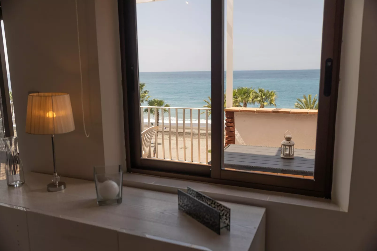 CT 383 GR - Faro's Almuñecar Beachfront for 4-Sfeer