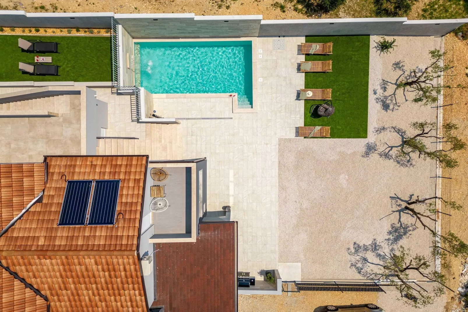 Villa Pezer with heated pool & sauna-Buitenkant zomer