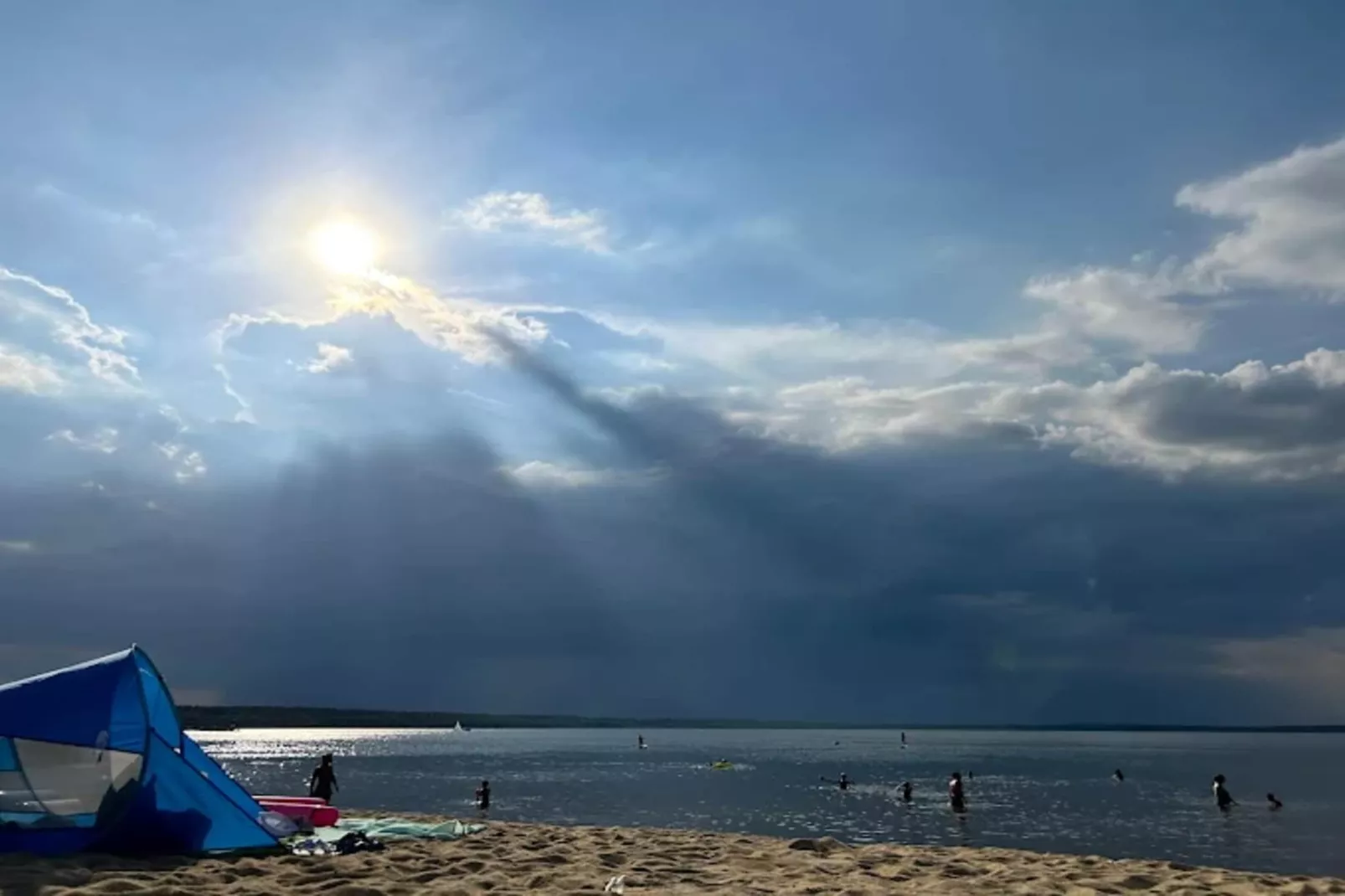Hausboot am Bärwalder See-Gebieden zomer 1km