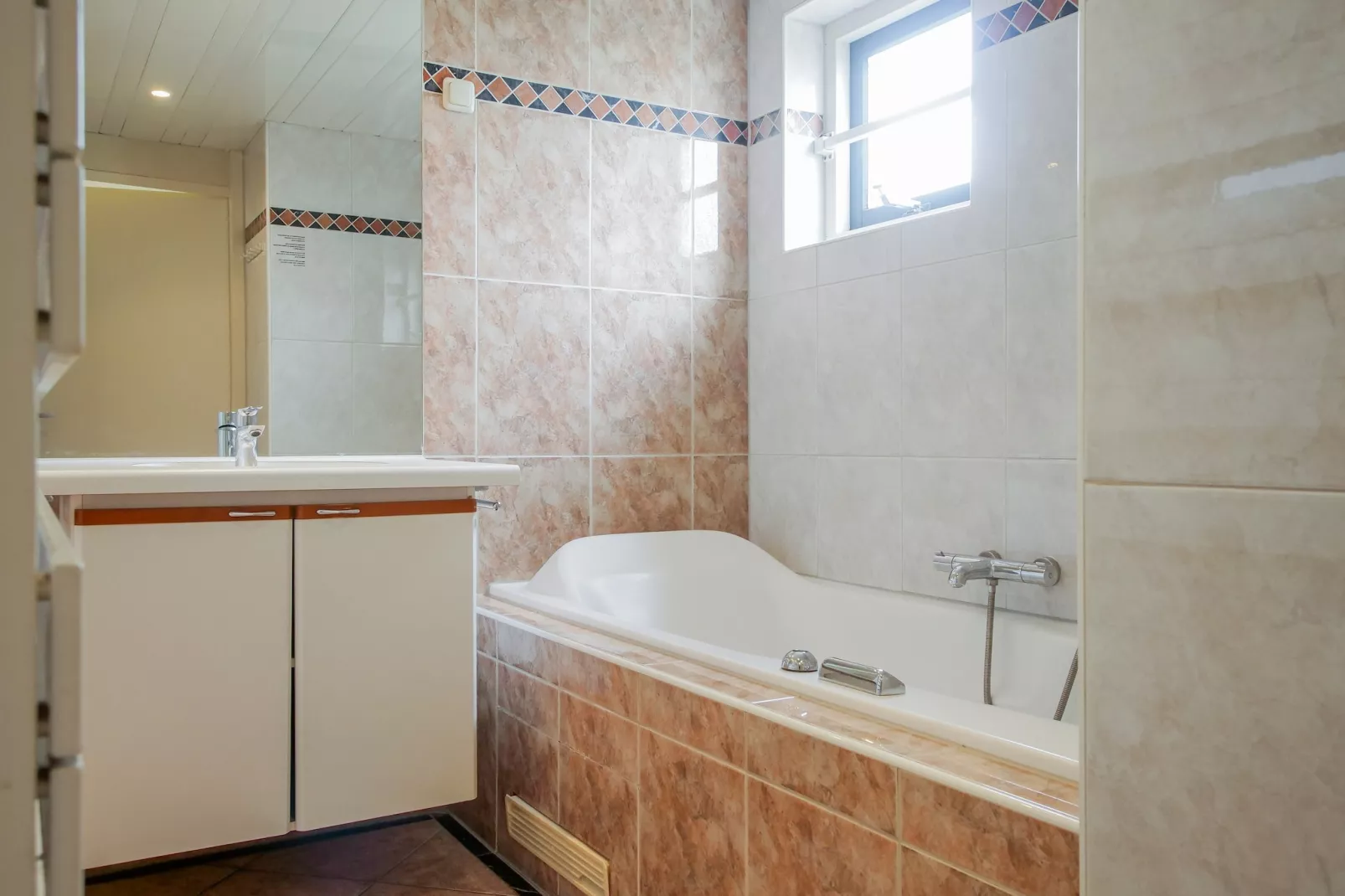 Ooghduyne Villa Opduin-Badkamer