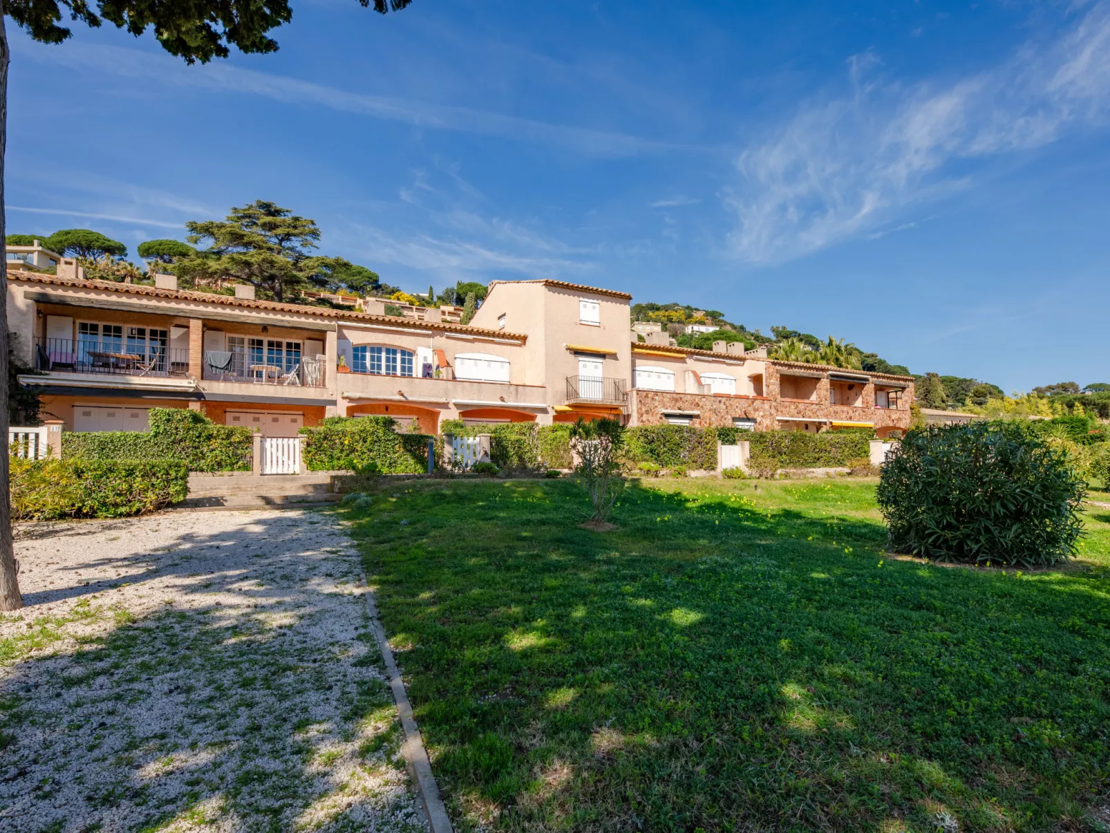 El Cantarello-Buiten