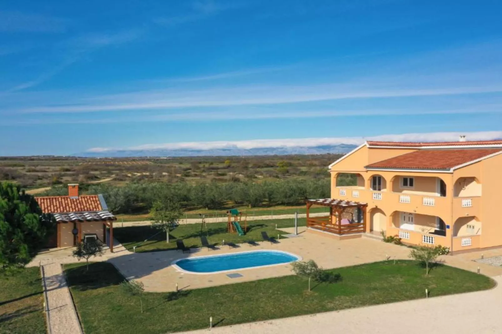 Villa Maja - Three bedroom villa with pool-Buitenlucht