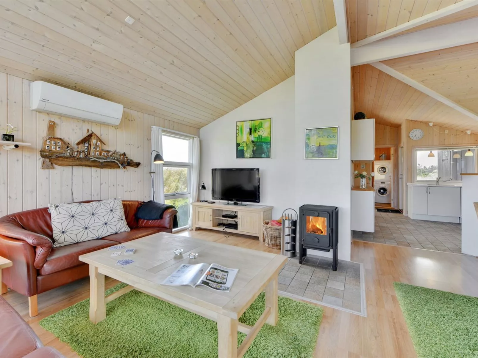 "Electra" - 500m to the fjord-Binnen