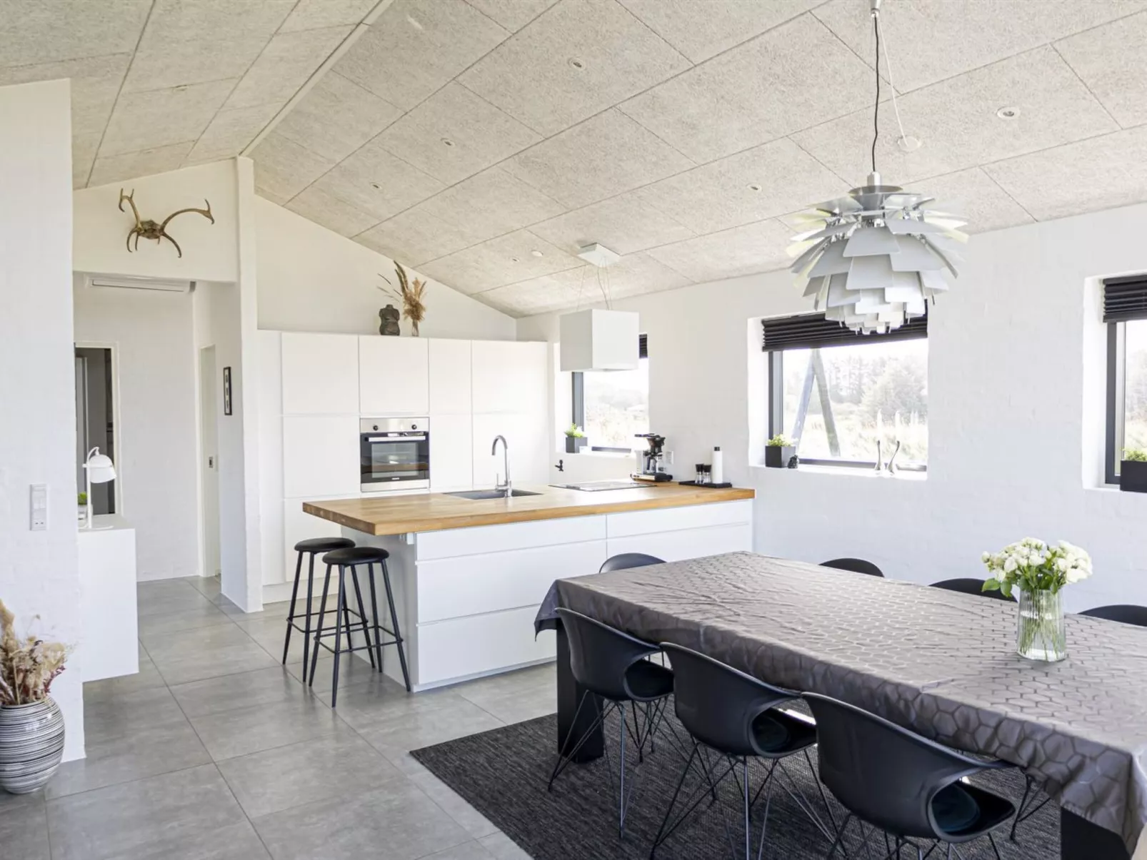 "Volfgang" - 250m from the sea-Binnen