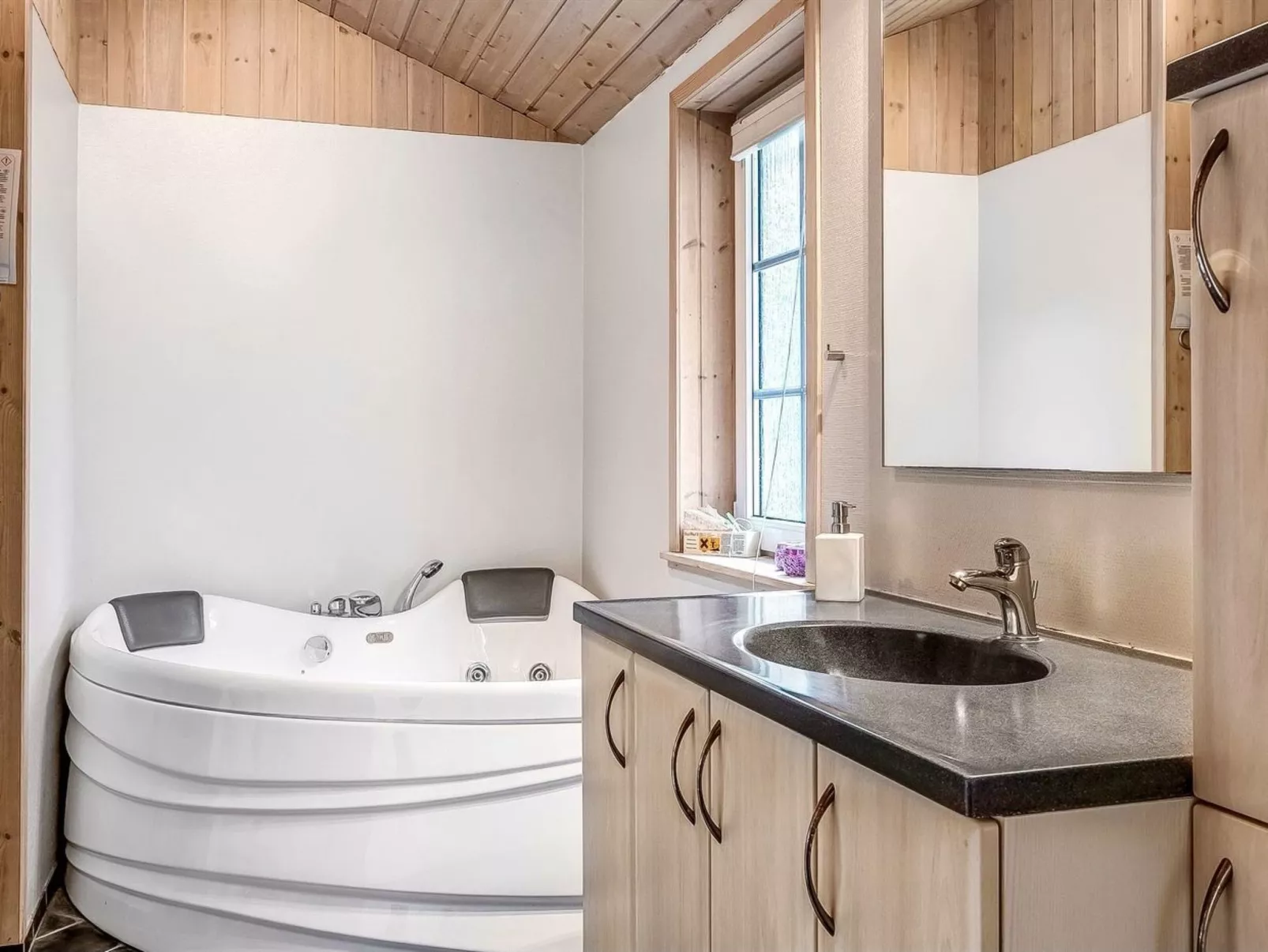 "Orpah" - 2.5km from the sea-Binnen