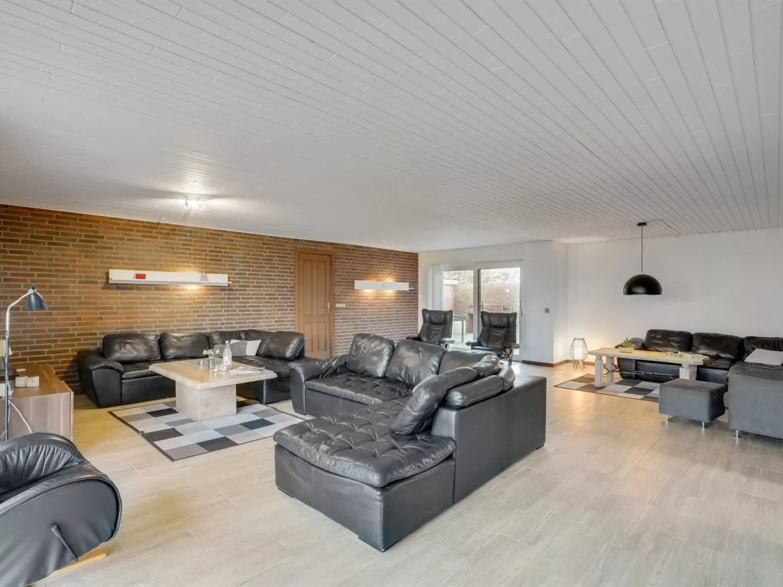 "Rahild" - 2km to the fjord-Binnen