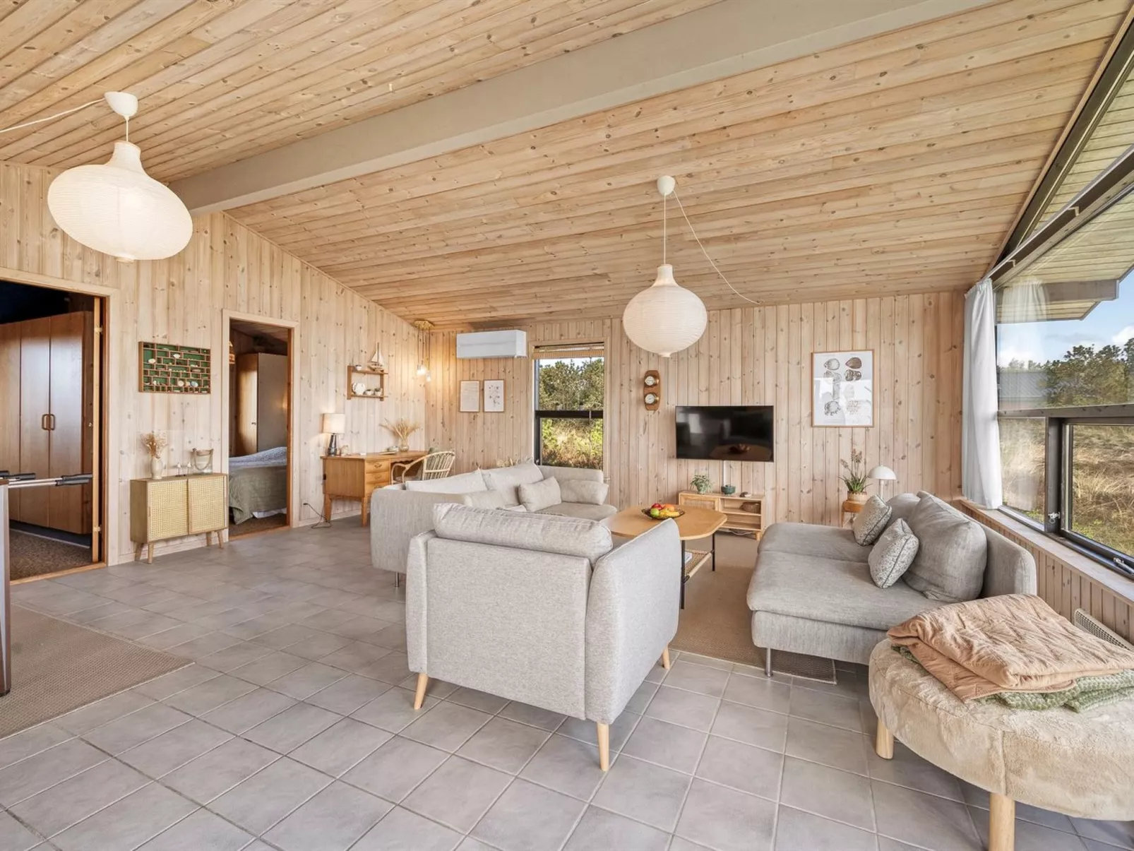 "Brunkil" - 500m from the sea-Binnen