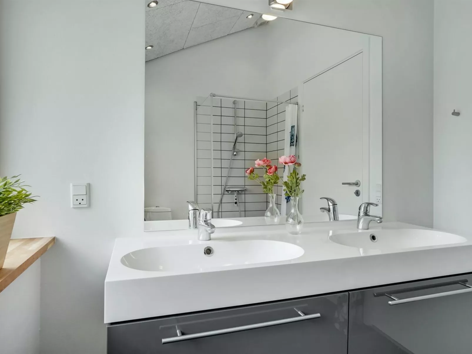 "Minna" - 975m from the sea-Binnen