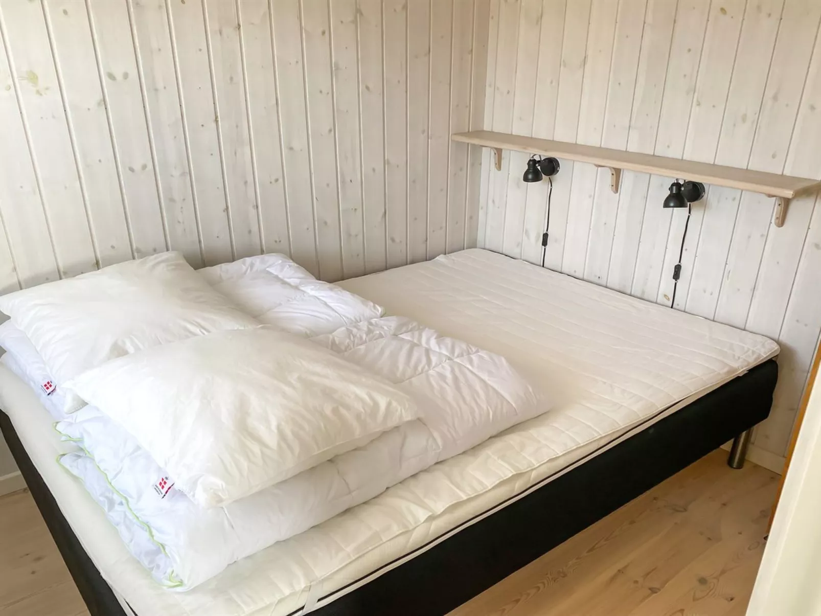 "Laurits" - 300m from the sea-Binnen