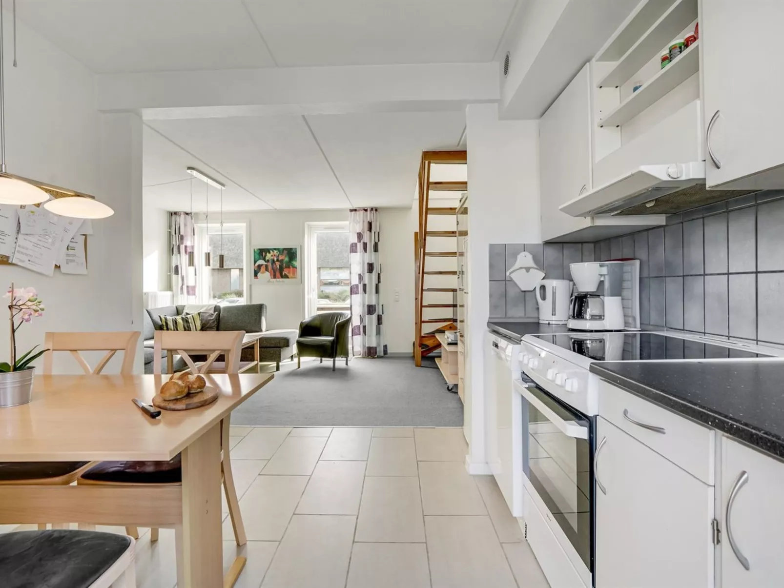 "Ginger" - 2.3km from the sea-Binnen