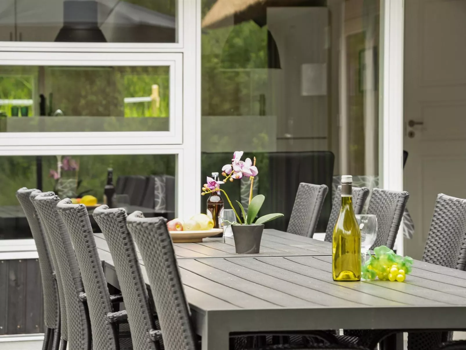 "Ellanor" - 1km from the sea-Buiten