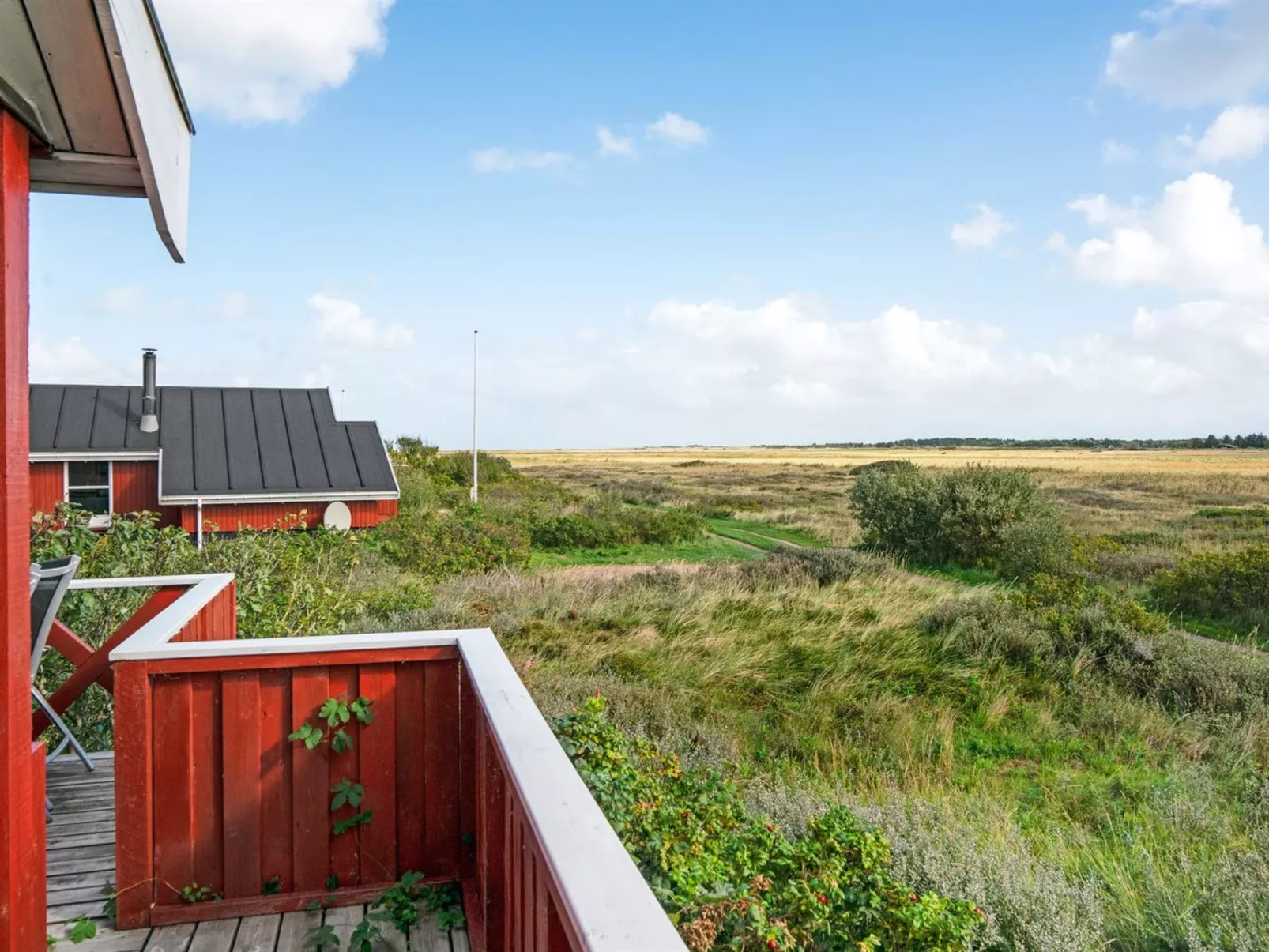 "Mortensen" - 350m from the sea-Buiten