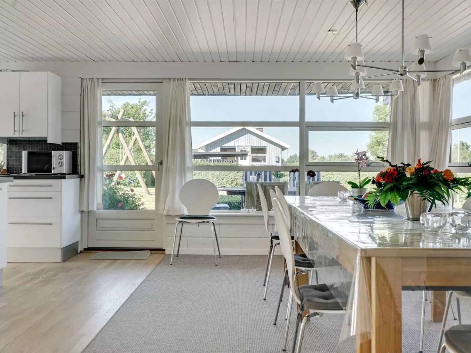 "Evald" - 200m from the sea-Binnen