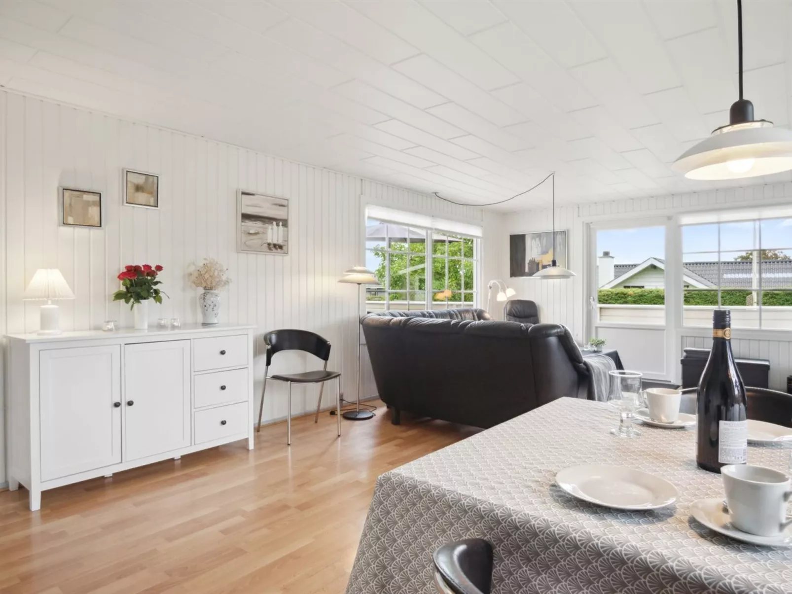 "Haralda" - 300m from the sea-Binnen