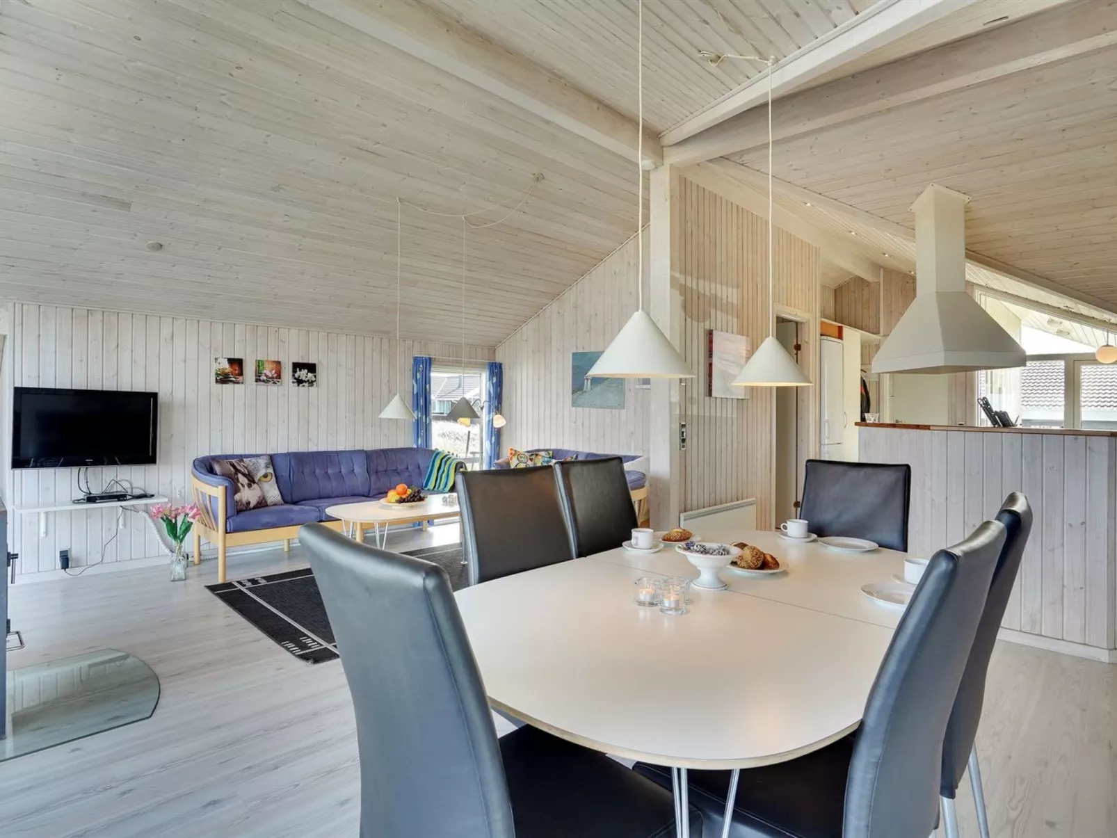 "Zaga" -  from the sea-Binnen