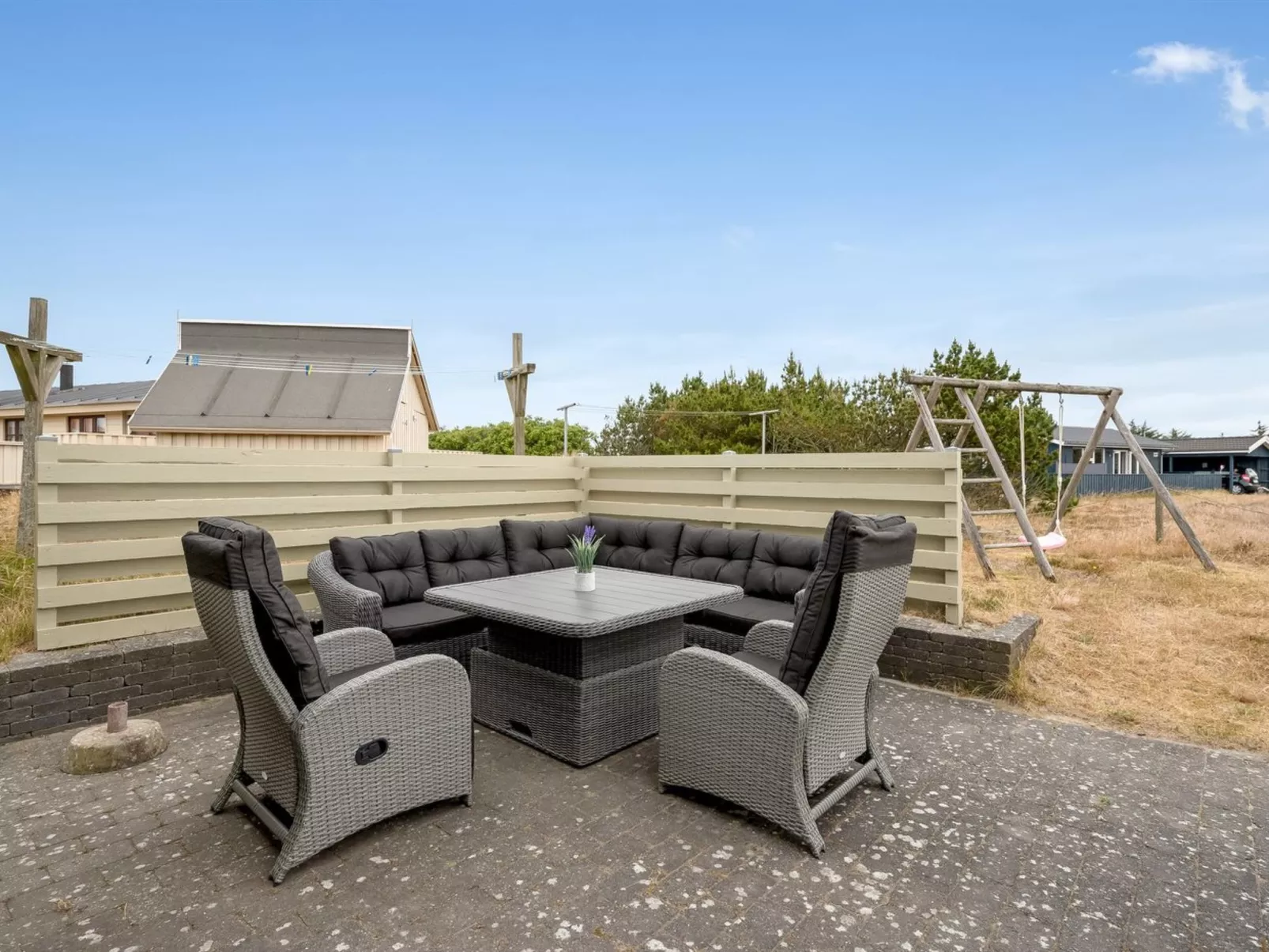 "Drifa" - 600m from the sea-Buiten