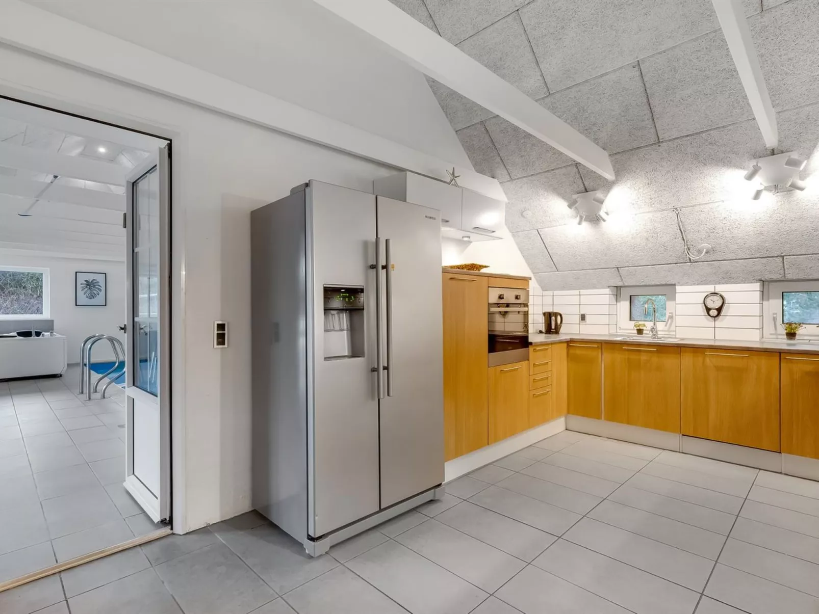 "Severine" -  from the sea-Binnen