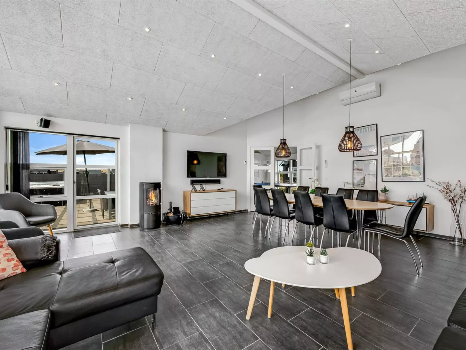 "Ennie" -  from the sea-Binnen