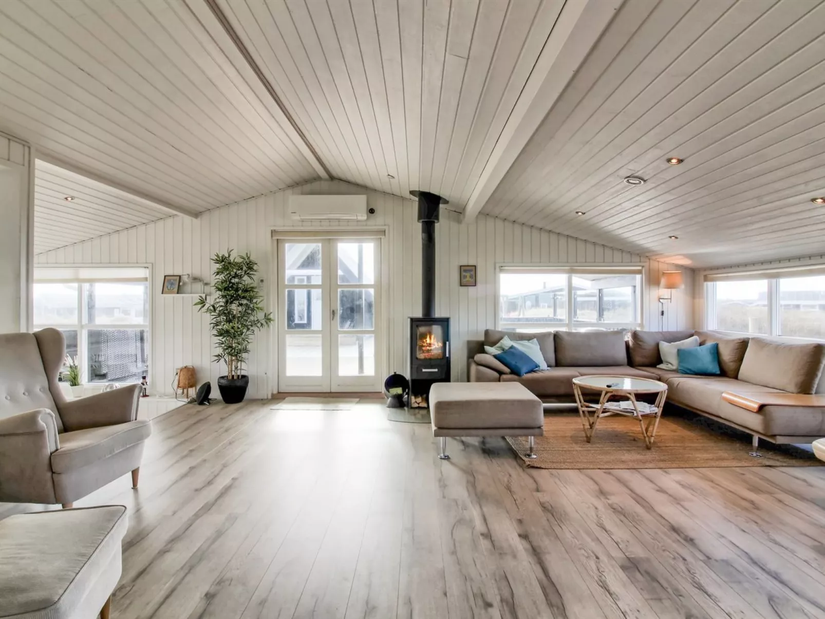 "Bertil" - 400m from the sea-Binnen