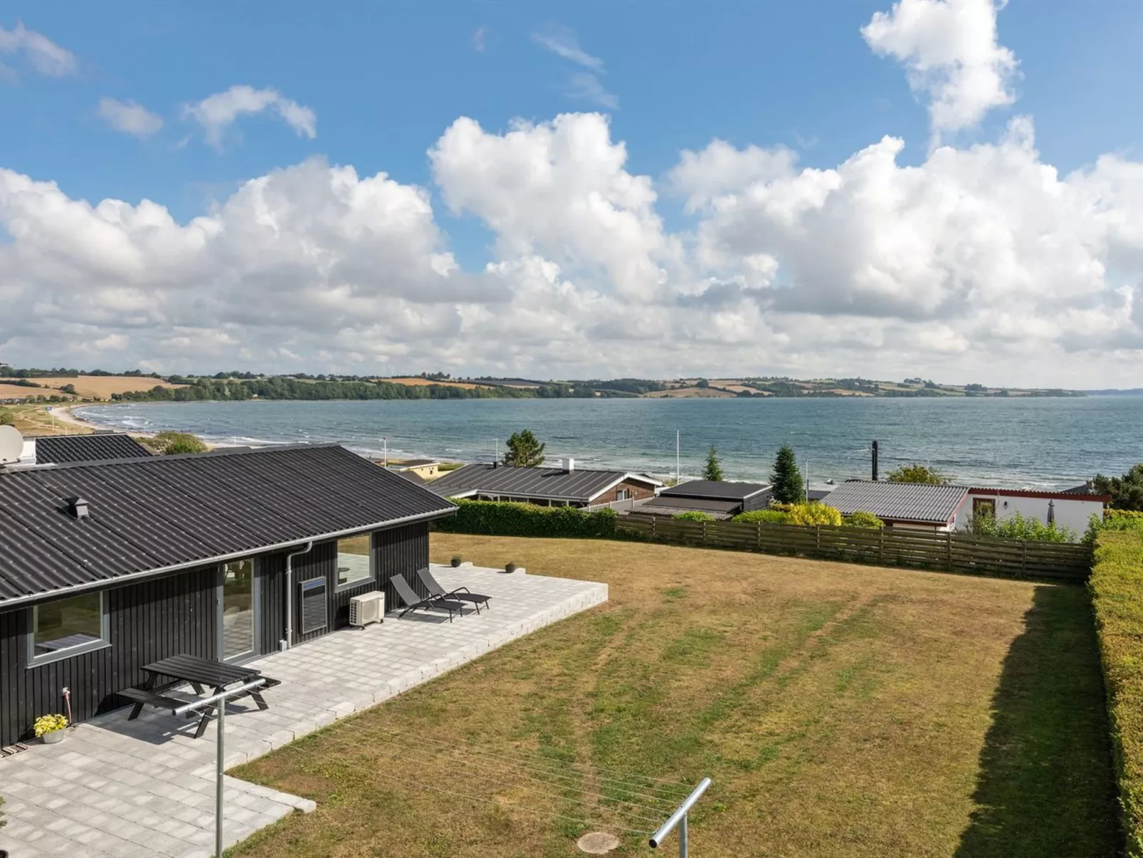 "Beowulf" - 200m from the sea-Buiten