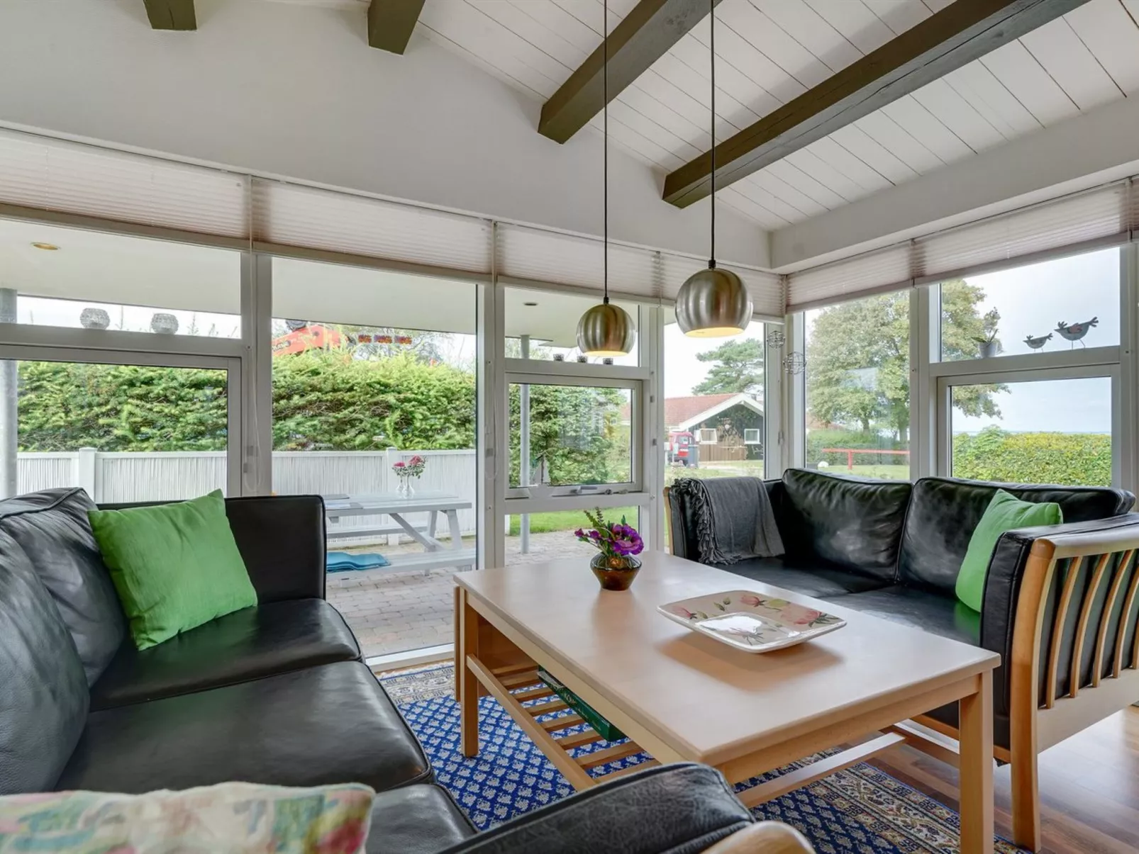 "Gull" - 150m from the sea-Binnen