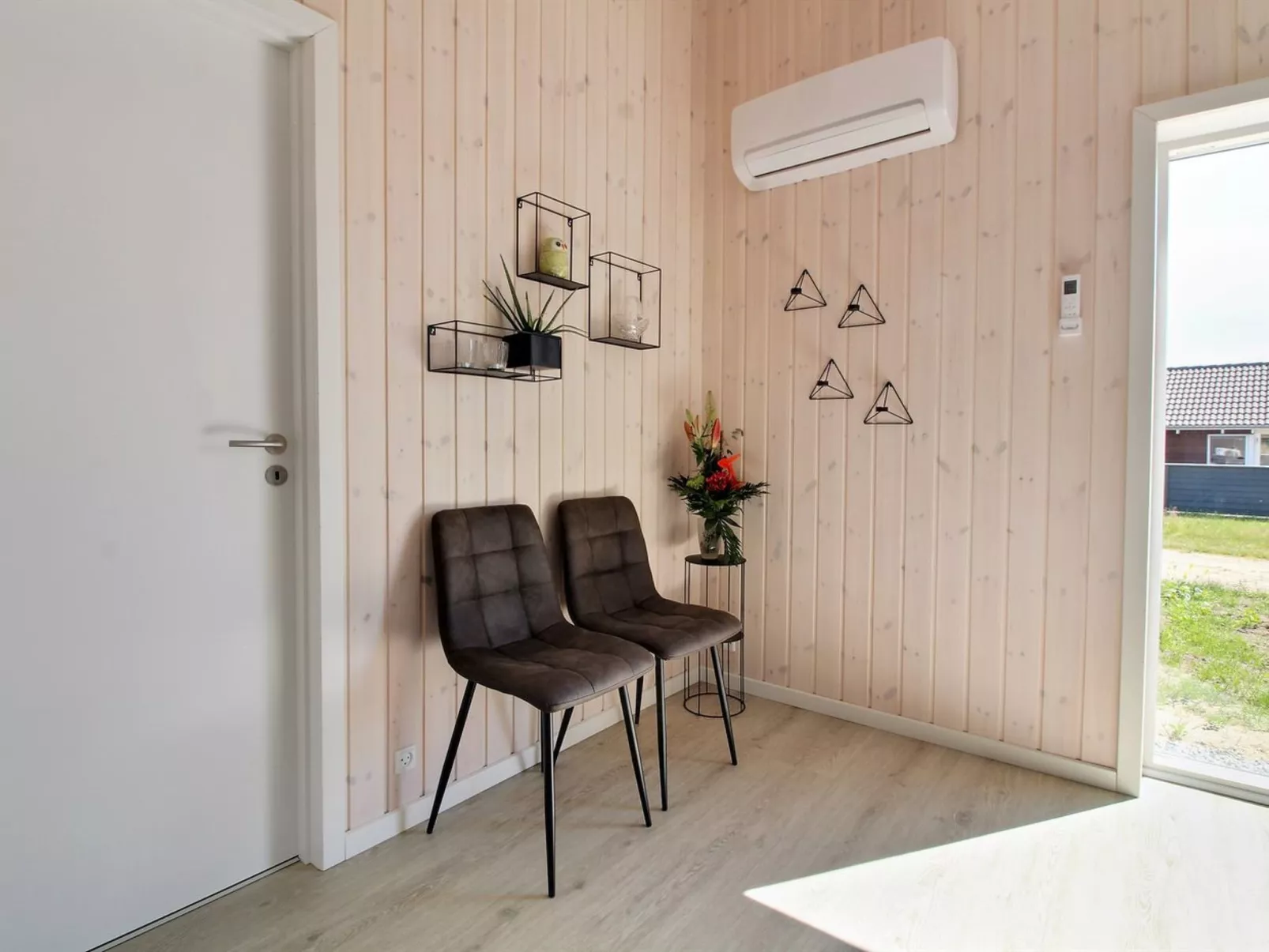 "Tahvo" - 3.3km from the sea-Binnen