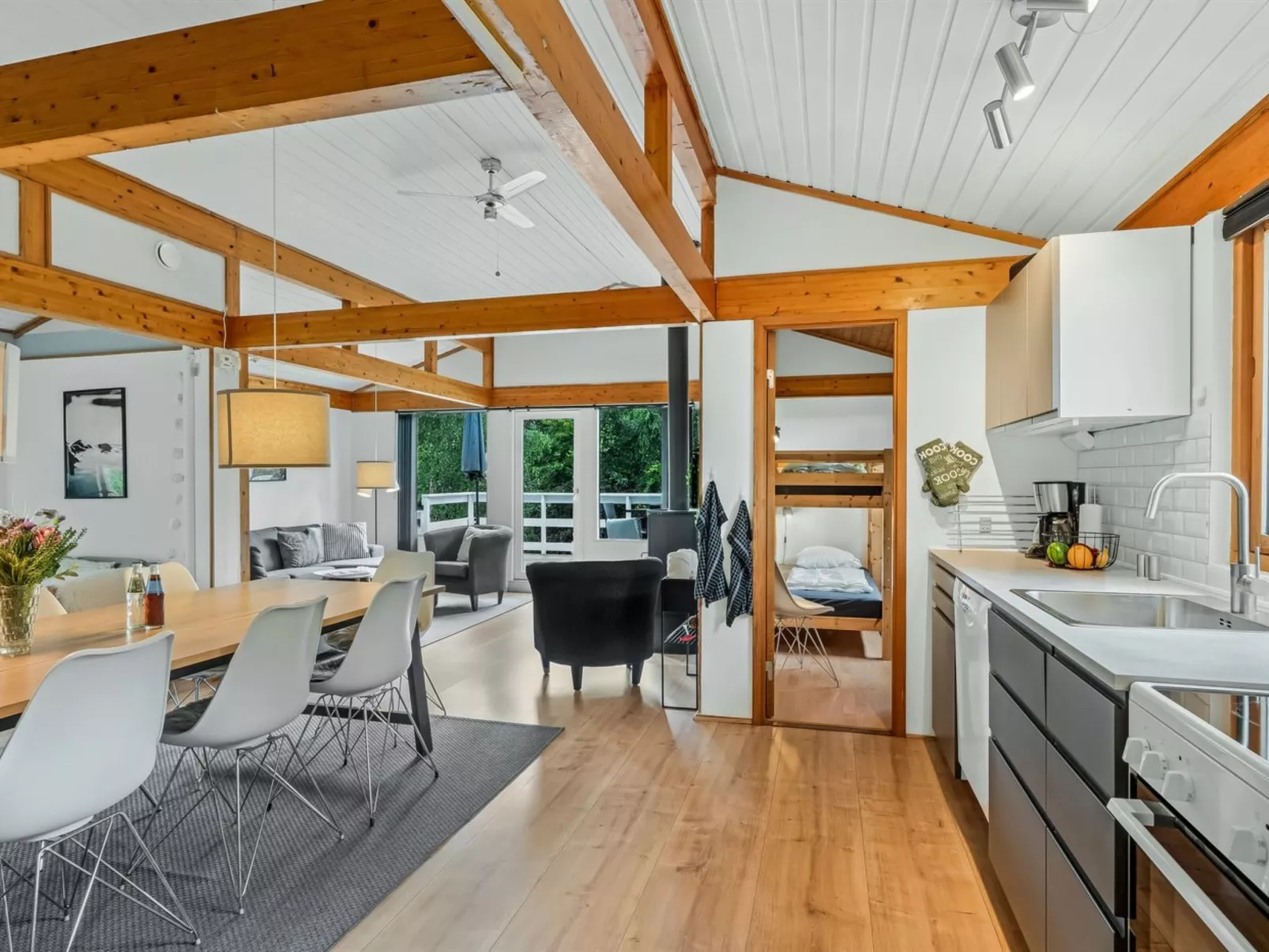 "Gudfast" - 300m to the fjord-Binnen