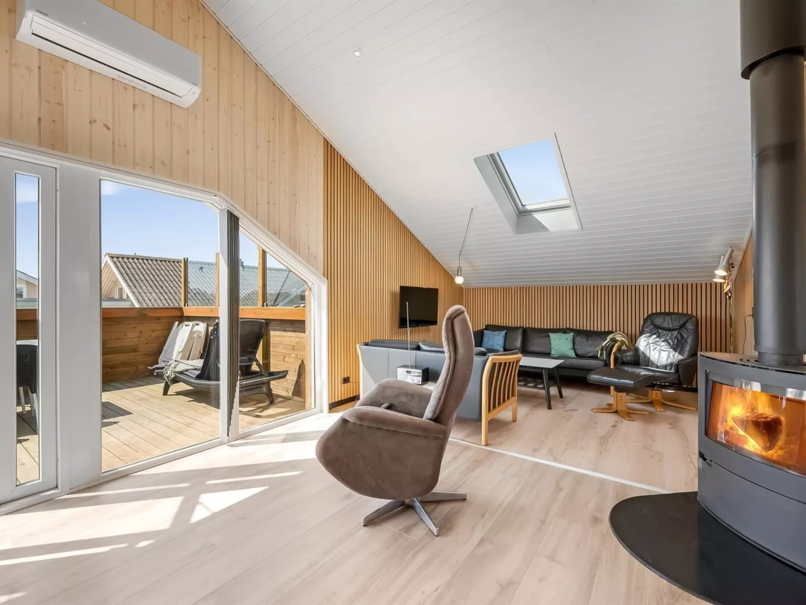 "Arla" - 200m from the sea-Binnen