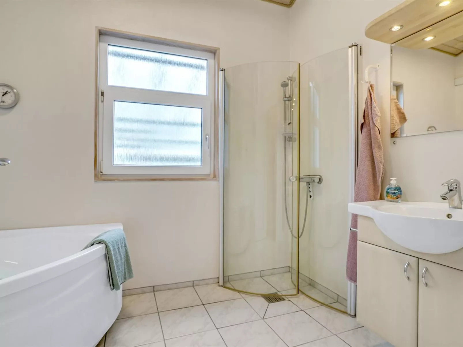 "Marne" - 500m from the sea-Binnen