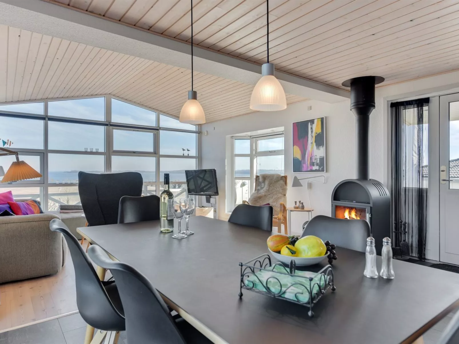 "Haraldina" - 350m to the fjord-Binnen