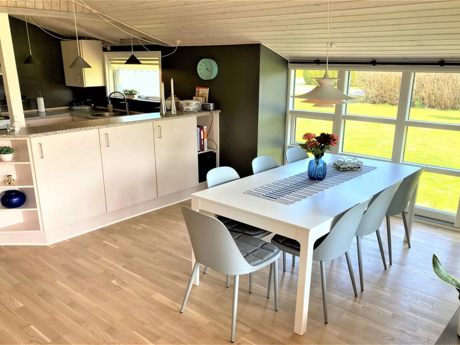 "Aleksa" - 400m from the sea-Binnen