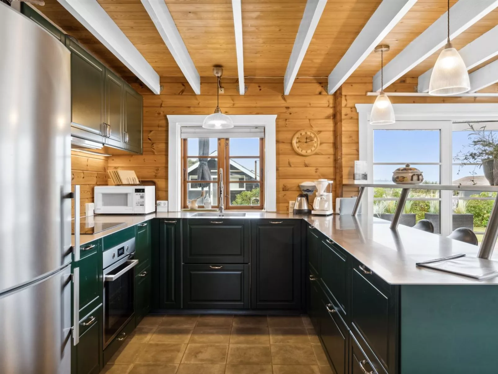 "Ginnie" - 300m from the sea-Binnen