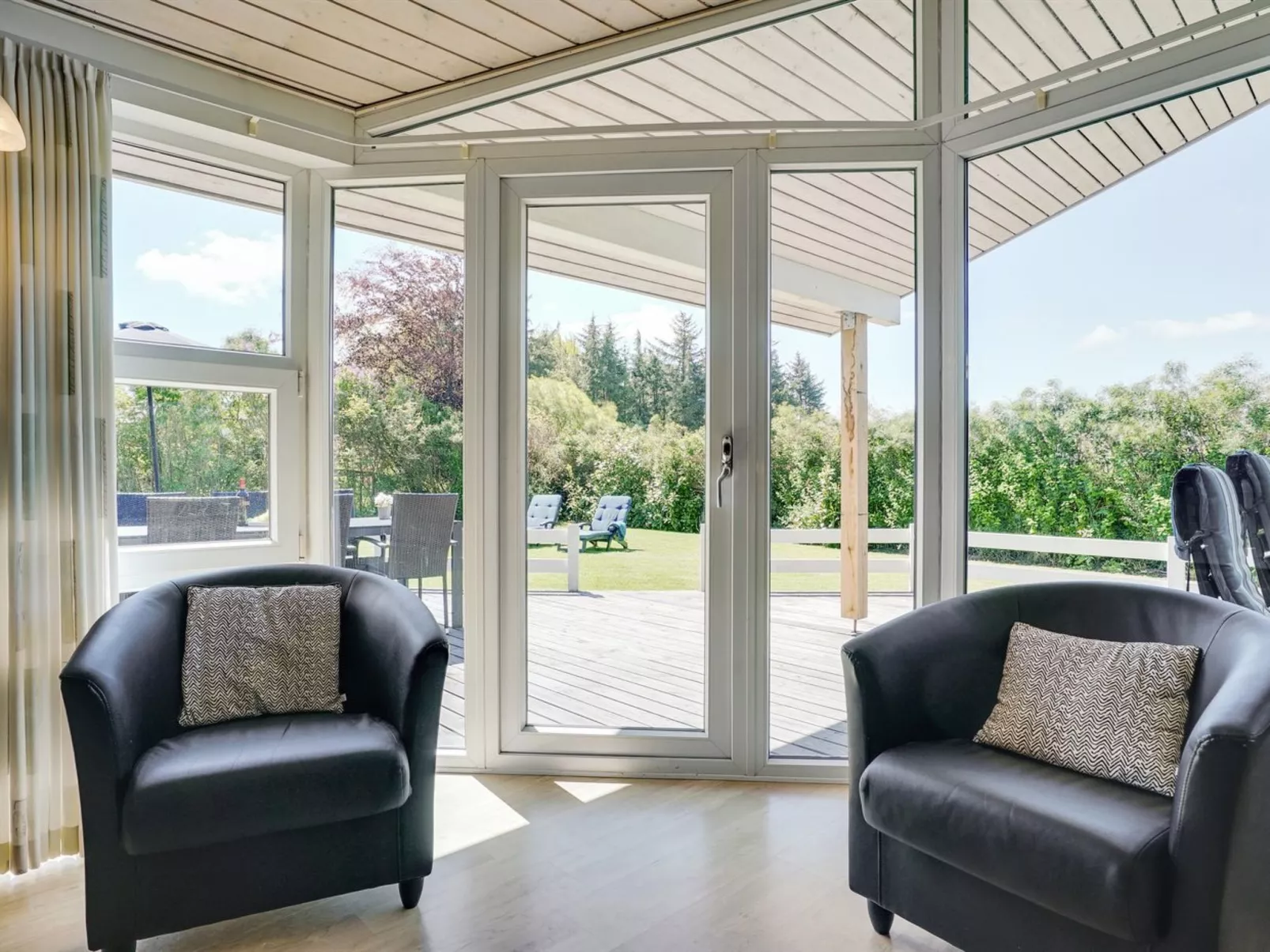 "Kajana" - 400m from the sea-Binnen