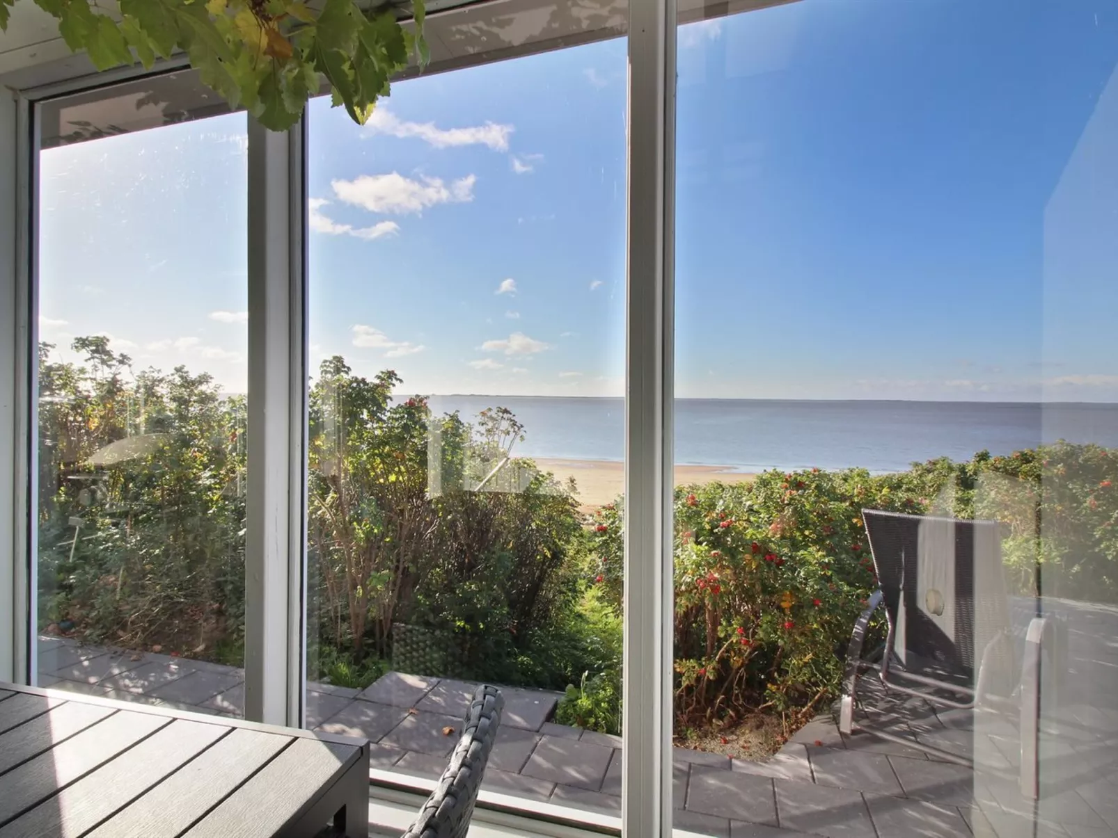 "Erno" - 20m from the sea-Binnen