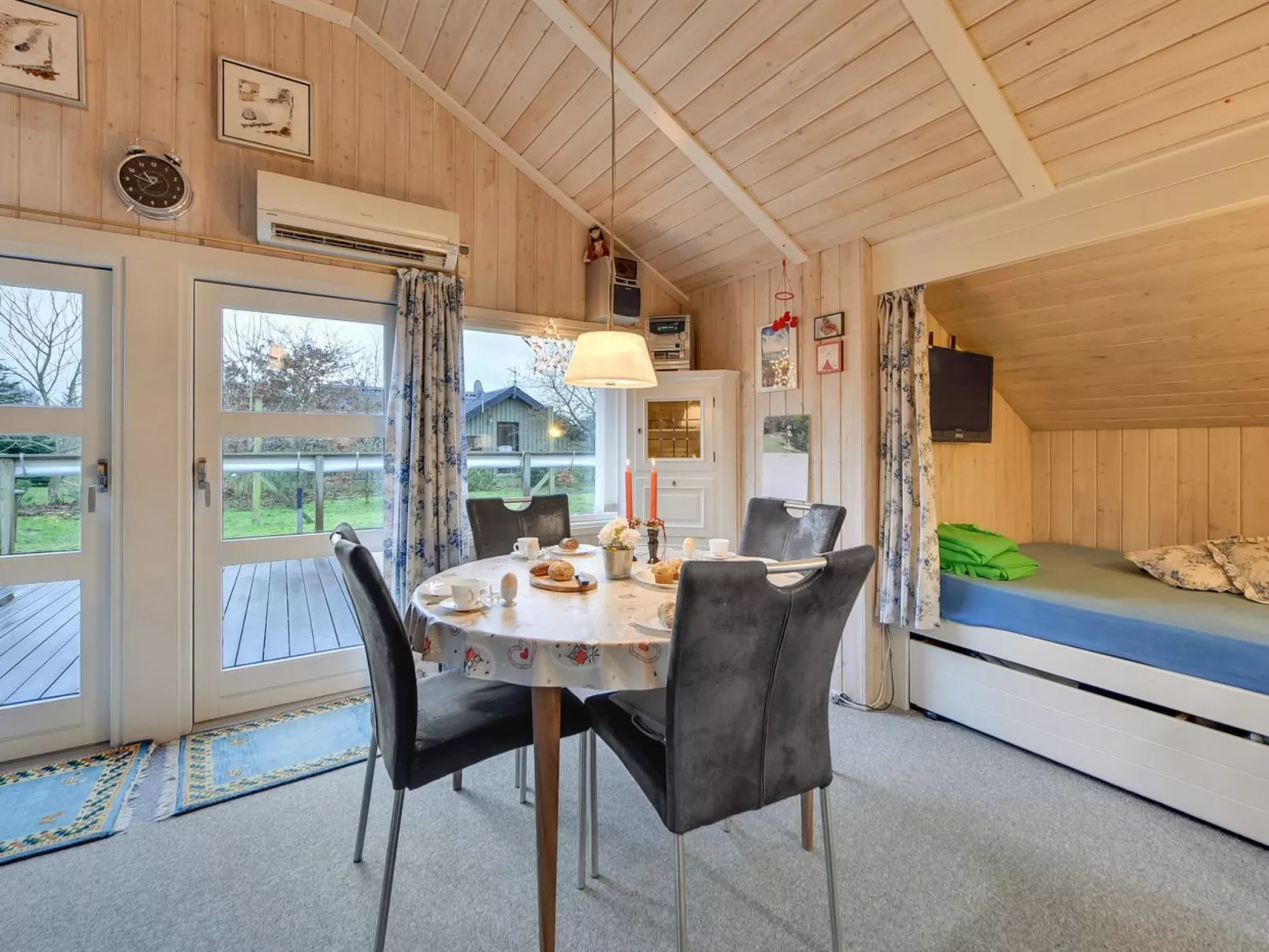 "Hannah" - 300m to the fjord-Binnen