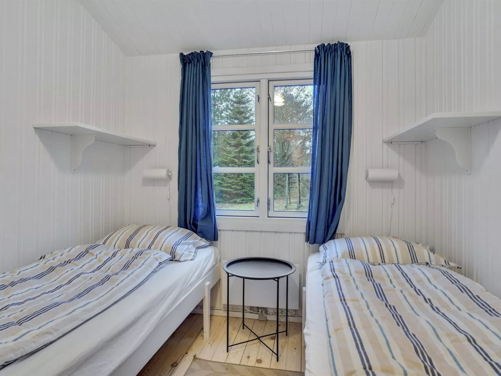 "Fjola" - 200m from the sea-Binnen