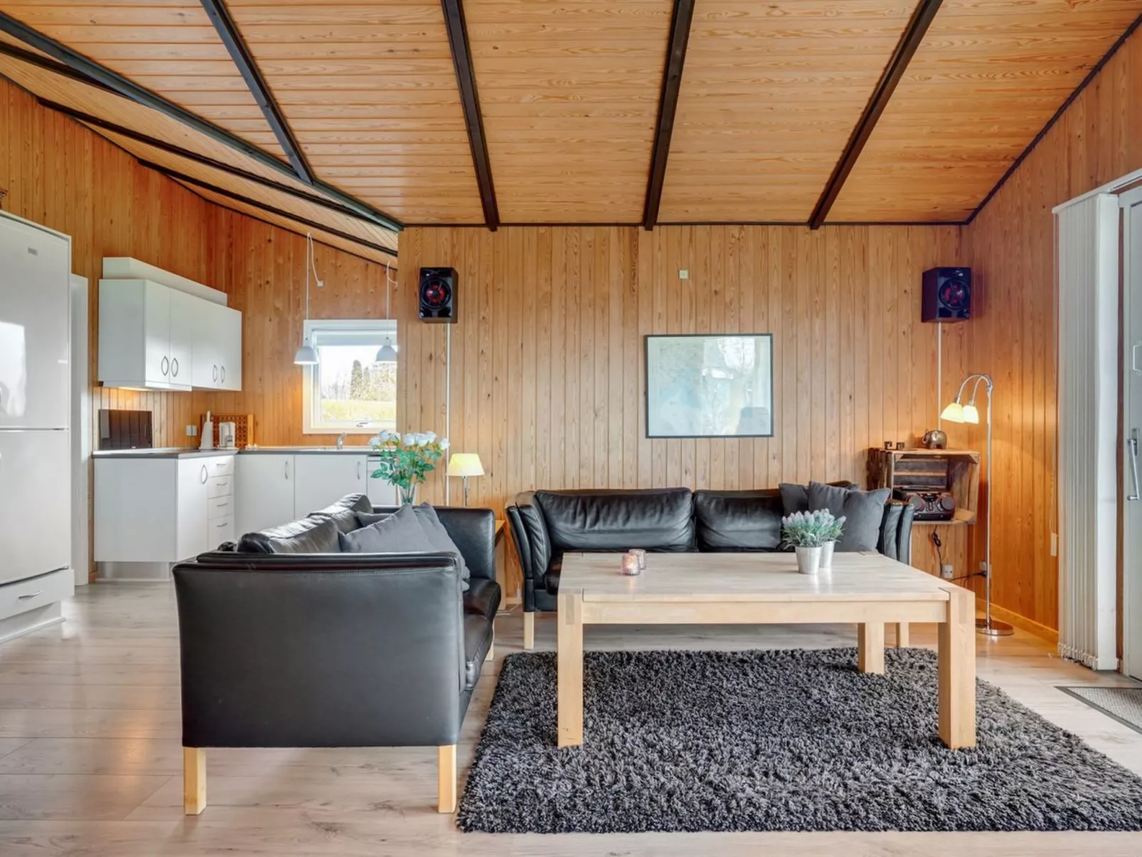 "Denahi" - 400m to the fjord-Binnen