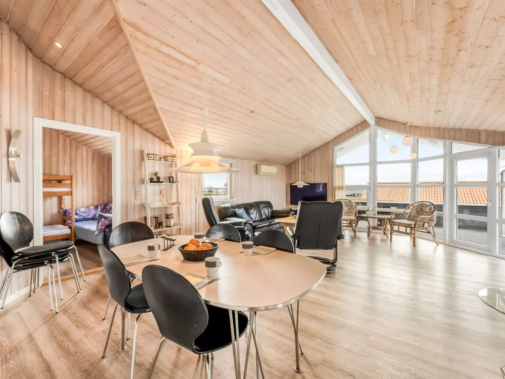 "Loviisa" - 300m to the fjord-Binnen