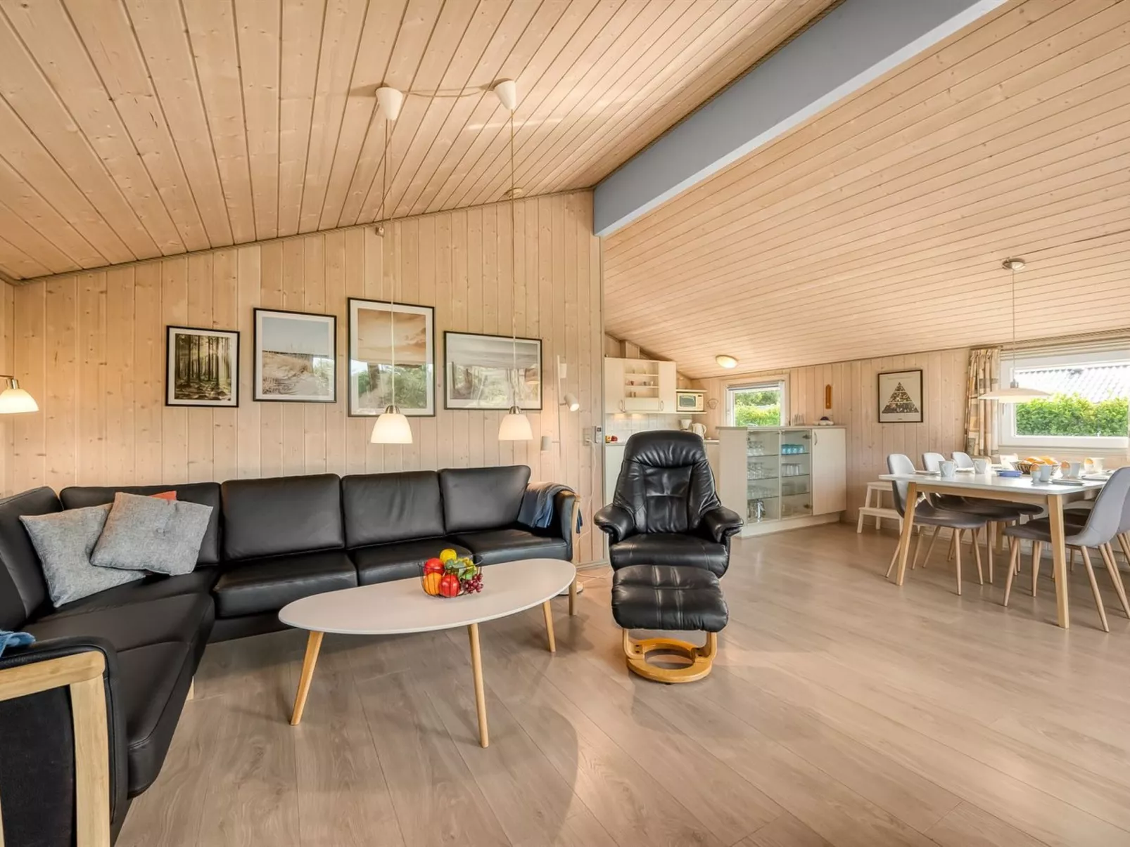 "Robertha" - 800m to the fjord-Binnen