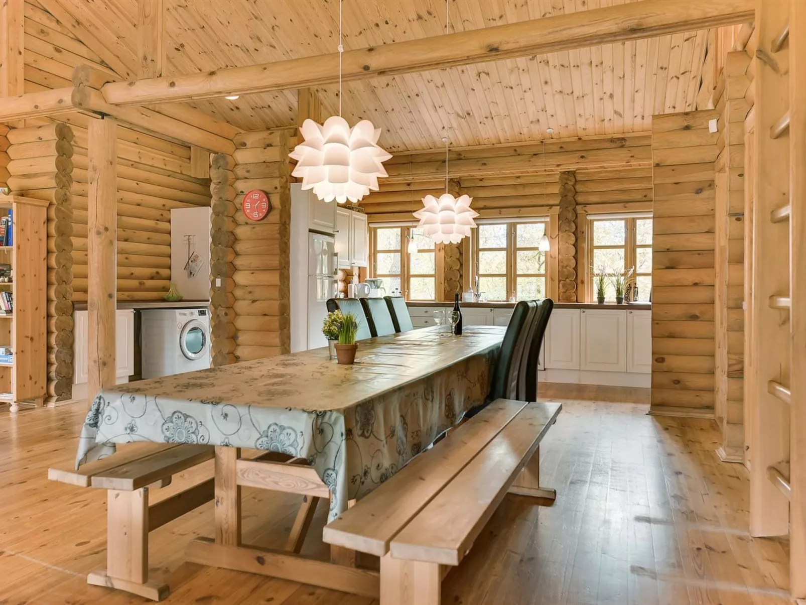 "Frederica" - 30km from the sea-Binnen