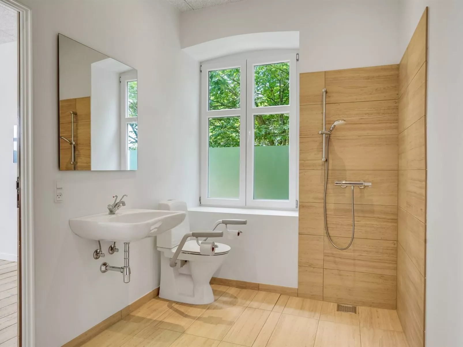 "Niki" - 15km from the sea-Binnen