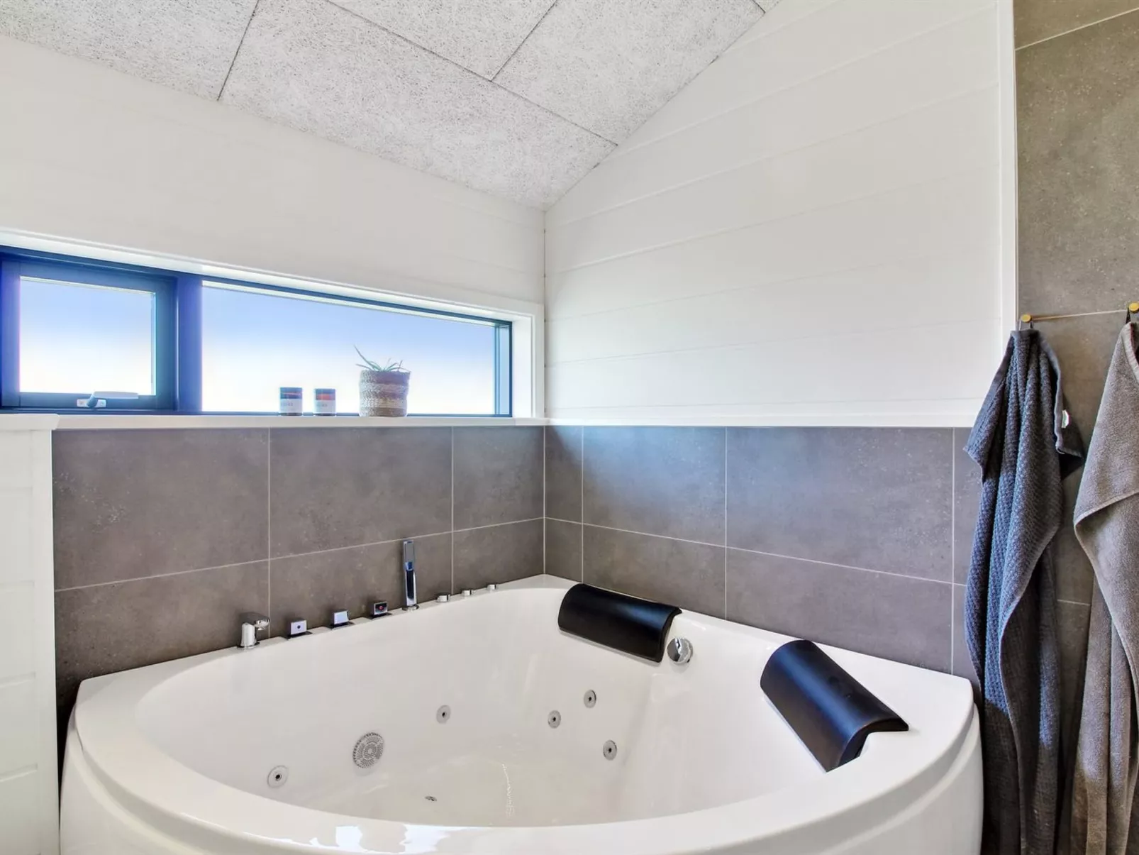 "Serey" - 1.4km from the sea-Binnen